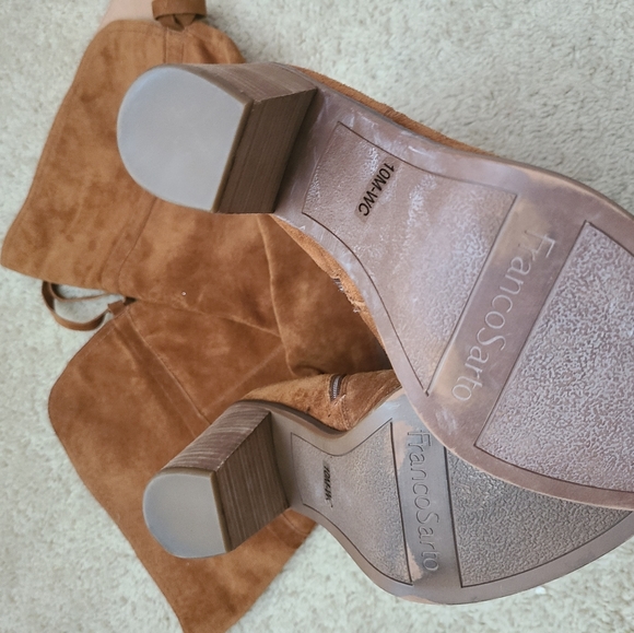 Gorgeous leather knee high boots - Picture 7 of 11